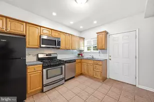 928 N Bambrey St, Philadelphia, PA 19130 - Photo 10
