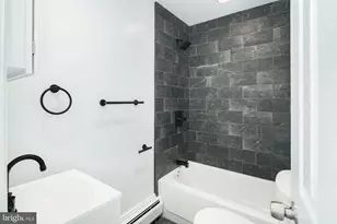 1024 Pine St, Philadelphia, PA 19107 - Photo 18