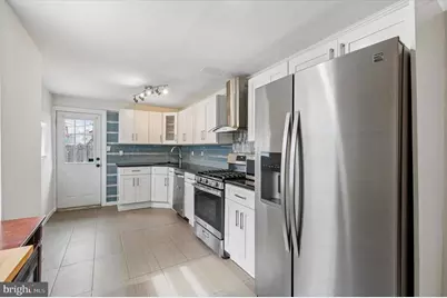2042 E Huntingdon Street, Philadelphia, PA 19125 - Photo 14