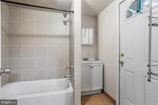 1924 N Darien St, Philadelphia, PA 19122 - Photo 8