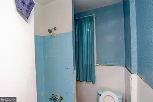 814 E Woodlawn St, Philadelphia, PA 19138 - Photo 46