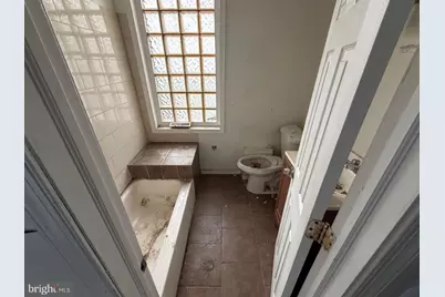 1622 W Susquehanna Avenue, Philadelphia, PA 19121 - Photo 10