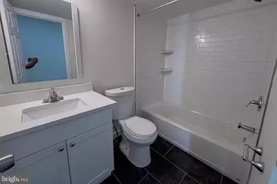 1525 Green Street #2F, Philadelphia, PA 19130 - Photo 2