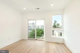 1723 Francis St, Philadelphia, PA 19130 - Photo 2