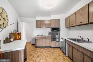 2401 Pennsylvania Ave, Philadelphia, PA 19130 - Photo 18