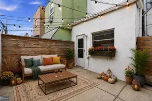 2432 S Bancroft St, Philadelphia, PA 19145 - Photo 2