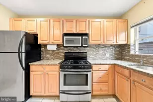 2432 S Bancroft St, Philadelphia, PA 19145 - Photo 10