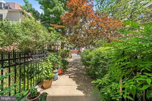 1023 Clinton St, Philadelphia, PA 19107 - Photo 16