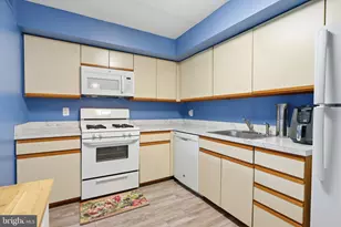 58102 Delaire Landing Rd, Philadelphia, PA 19114 - Photo 8