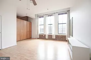 315 New St, Philadelphia, PA 19106 - Photo 2