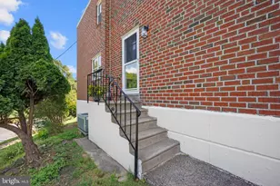 857 Green Valley Dr, Philadelphia, PA 19128 - Photo 4