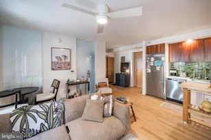 152 W Laurel St, Philadelphia, PA 19123 - Photo 4