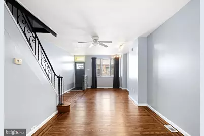 2009 S Darien Street, Philadelphia, PA 19148 - Photo 4