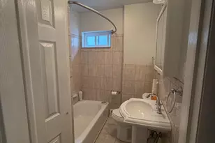 2049 S Beechwood St, Philadelphia, PA 19145 - Photo 12