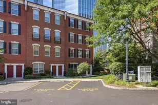 413 Regatta Dr, Philadelphia, PA 19146 - Photo 2