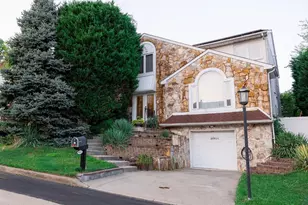 14011 Rebecca Dr, Philadelphia, PA 19116 - Photo 2