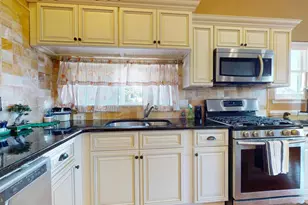 8902 Blue Grass Rd, Philadelphia, PA 19152 - Photo 6