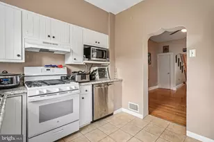 3063 Cedar St, Philadelphia, PA 19134 - Photo 10