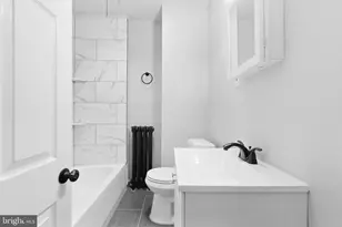 2105 S Woodstock St, Philadelphia, PA 19145 - Photo 18