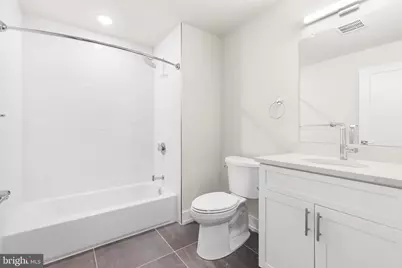 214 Vine Street #203, Philadelphia, PA 19106 - Photo 30