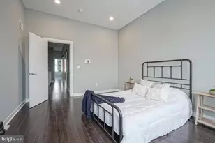 1939 S 6th St, Philadelphia, PA 19148 - Photo 12