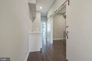 1939 S 6th St, Philadelphia, PA 19148 - Photo 22