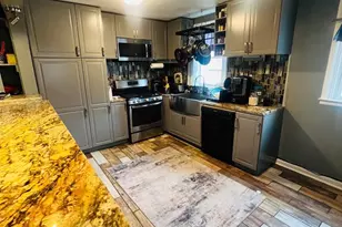 807 Brighton St, Philadelphia, PA 19111 - Photo 4