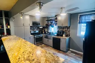 807 Brighton St, Philadelphia, PA 19111 - Photo 8