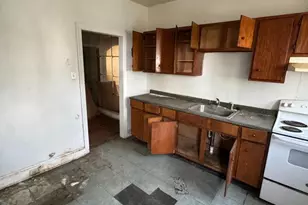 1727 S Edgewood St, Philadelphia, PA 19142 - Photo 2