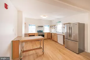 711 W Thompson St, Philadelphia, PA 19122 - Photo 2