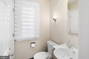337 S Hicks St, Philadelphia, PA 19102 - Photo 16