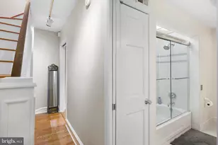 337 S Hicks St, Philadelphia, PA 19102 - Photo 18