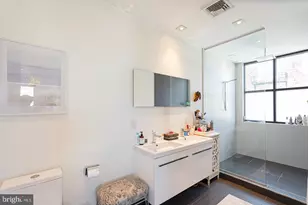 240 N 2nd St, Philadelphia, PA 19106 - Photo 12