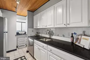 1420 Locust St, Philadelphia, PA 19102 - Photo 12