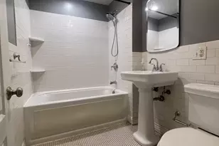 2907 S Sydenham St, Philadelphia, PA 19145 - Photo 14