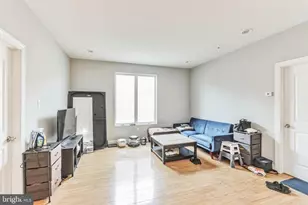 333 N 40th St, Philadelphia, PA 19104 - Photo 32