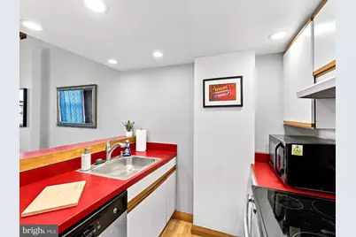 301 Race Street #215, Philadelphia, PA 19106 - Photo 20