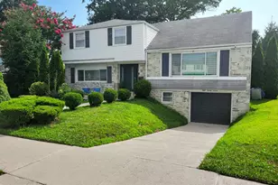 827 Larkspur St, Philadelphia, PA 19116 - Photo 1