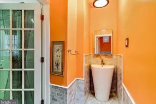 26 S Strawberry St, Philadelphia, PA 19106 - Photo 24