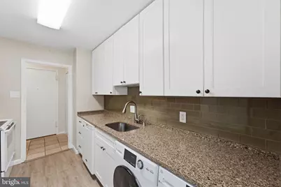 1901 John F Kennedy Boulevard #906, Philadelphia, PA 19103 - Photo 4