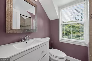 3 Lothian Pl, Philadelphia, PA 19128 - Photo 12