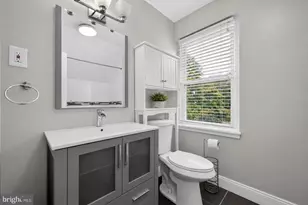 3 Lothian Pl, Philadelphia, PA 19128 - Photo 32