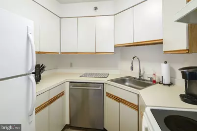2018 Walnut Street #17F, Philadelphia, PA 19103 - Photo 10