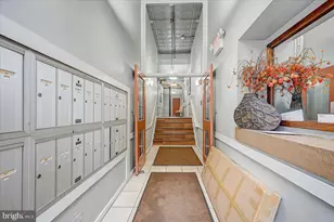 205 Cuthbert St, Philadelphia, PA 19106 - Photo 16