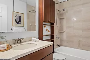 15 Hamilton Cir, Philadelphia, PA 19130 - Photo 16