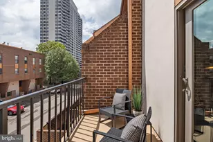 15 Hamilton Cir, Philadelphia, PA 19130 - Photo 22
