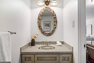 15 Hamilton Cir, Philadelphia, PA 19130 - Photo 10