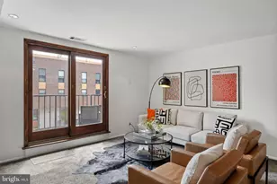 15 Hamilton Cir, Philadelphia, PA 19130 - Photo 2
