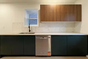 2546 S 9th St, Philadelphia, PA 19148 - Photo 8