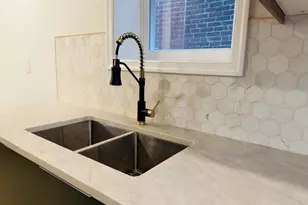 2546 S 9th St, Philadelphia, PA 19148 - Photo 10